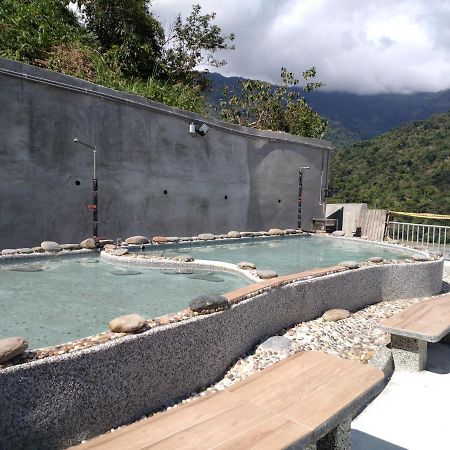 Chihpen Lucky Hot Spring B&B Wenquan Bagian luar foto