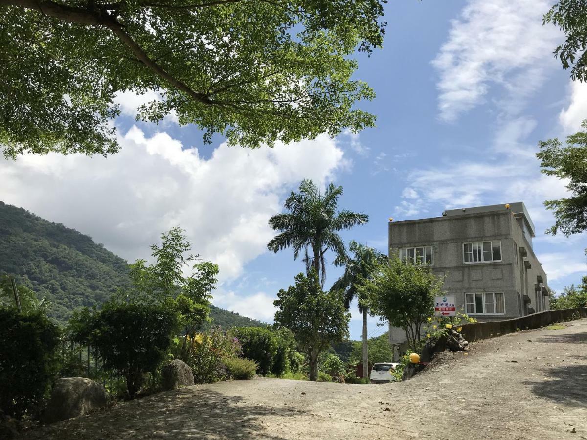 Chihpen Lucky Hot Spring B&B Wenquan Bagian luar foto
